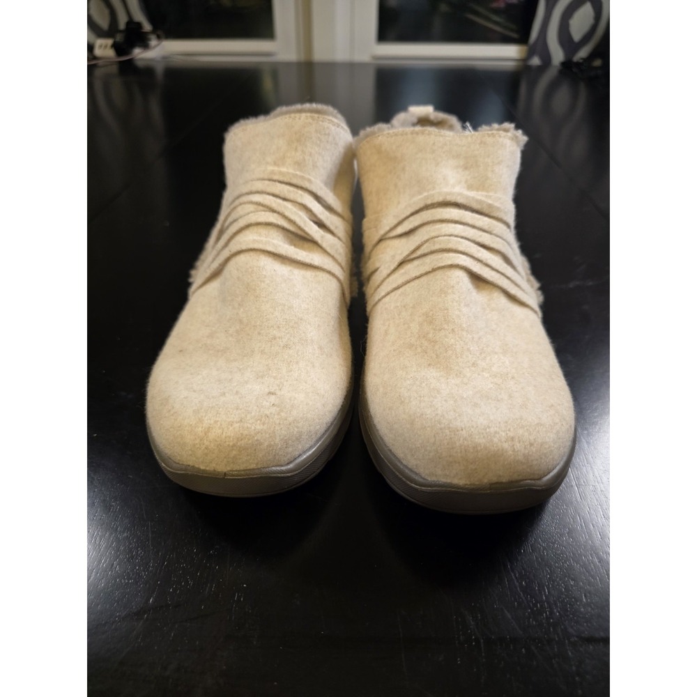 Bzees Women's Size 10 M Beige Felt Slip On Ankle Boots Faux Fur Lined Washable